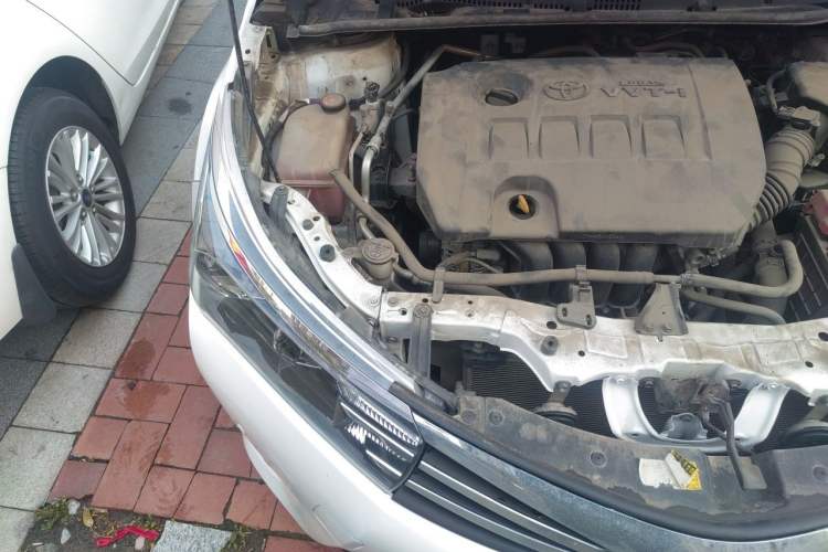 Used Toyota Corolla 2014 1.6L CVT GL-i Engine Bay Right