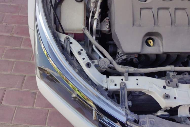 Used Toyota Corolla 2014 1.6L CVT GL Engine Bay Right