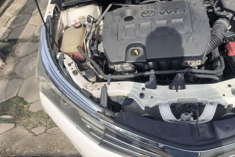 Used Toyota Corolla 2014 1.6L CVT GL Engine Bay Right