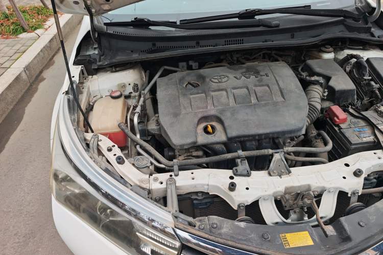 Used Toyota Corolla 2014 1.6L CVT GL Engine Bay Right