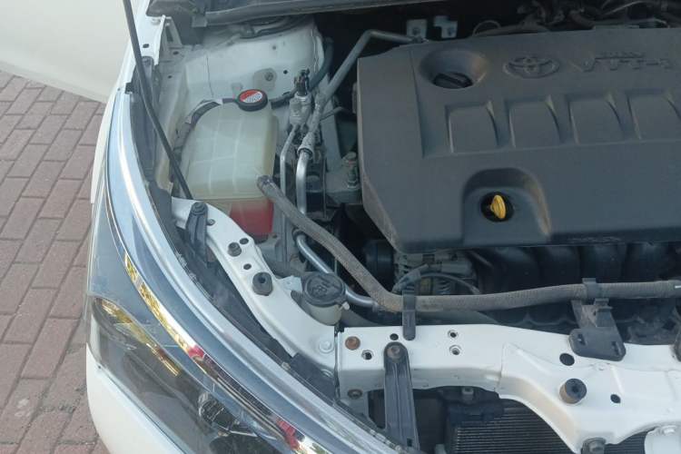 Used Toyota Corolla 2014 1.6L CVT GL Engine Bay Right