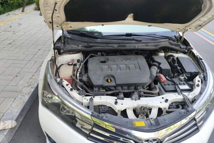 Used Toyota Corolla 2014 1.6L CVT GL Engine Bay Right