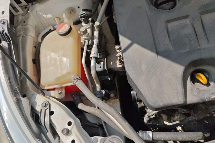 Used Toyota Corolla 2014 1.6L CVT GL Engine Bay Right