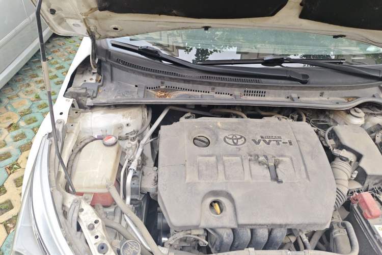 Used Toyota Corolla 2014 1.6L CVT GL Engine Bay Right