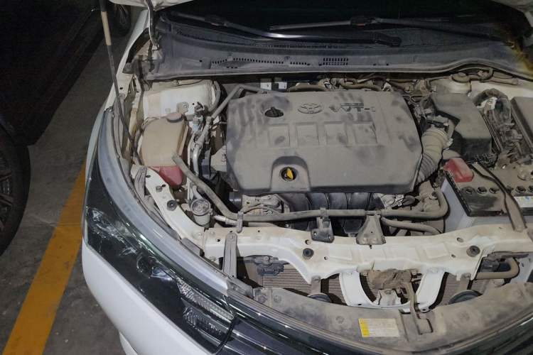 Used Toyota Corolla 2014 1.6L CVT GL Engine Bay Right