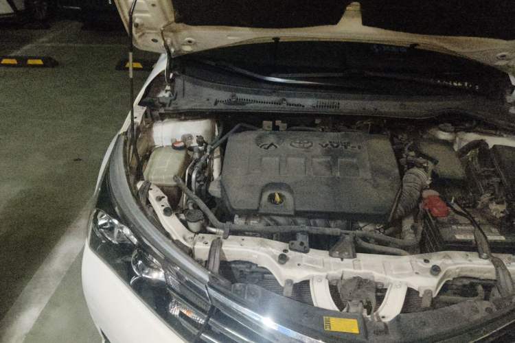 Used Toyota Corolla 2014 1.6L CVT GL Engine Bay Right