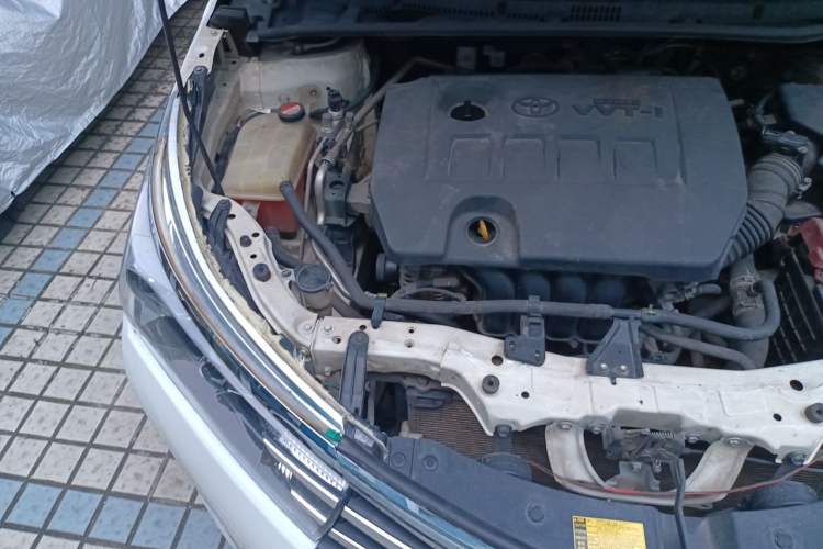 Used Toyota Corolla 2014 1.6L CVT GL Engine Bay Right