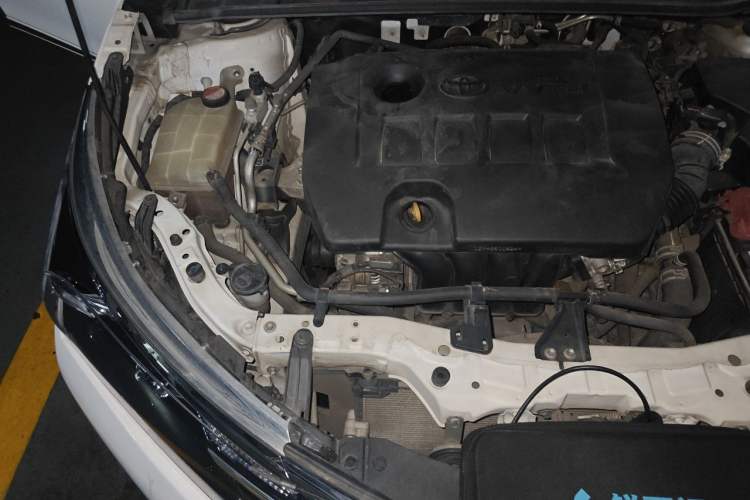 Used Toyota Corolla 2014 1.6L CVT GL-i Engine Bay Right