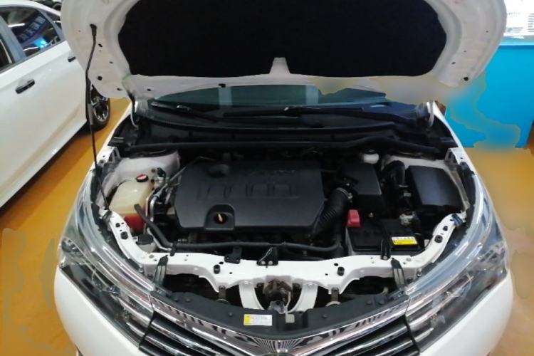 Used Toyota Corolla 2014 1.6L CVT GL Engine Bay