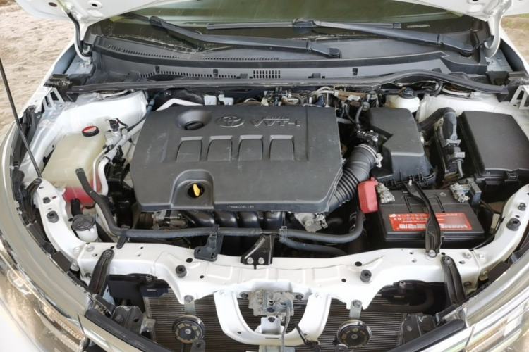Used Toyota Corolla 2014 1.6L CVT GL-i Engine Bay