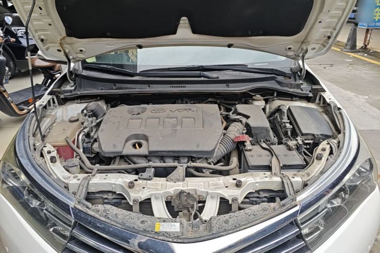 Used Toyota Corolla 2014 1.6L CVT GL-i Engine Bay