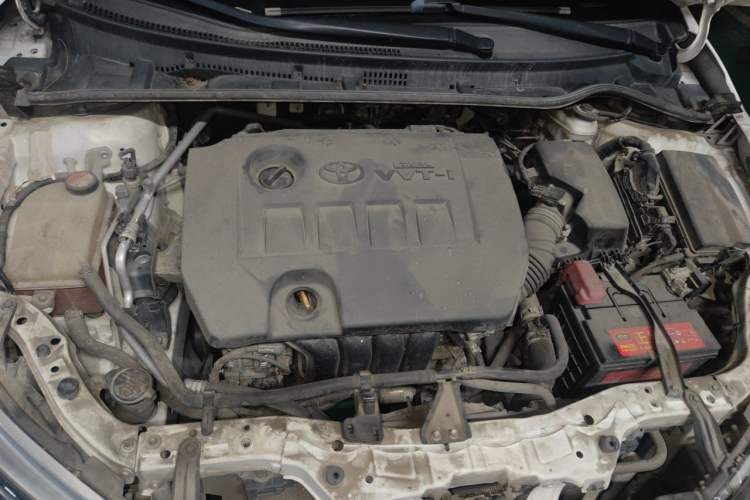Used Toyota Corolla 2014 1.6L CVT GL-i Engine Bay