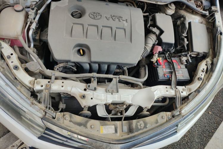 Used Toyota Corolla 2014 1.6L CVT GL Engine Bay
