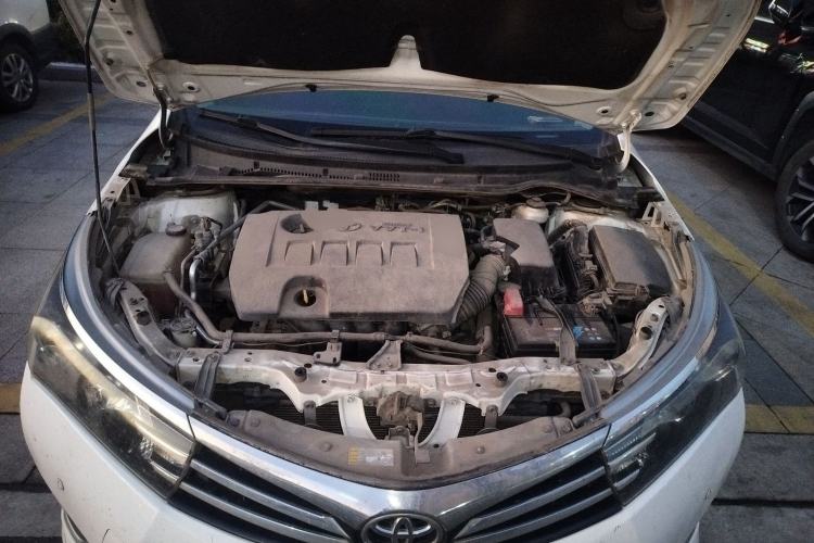 Used Toyota Corolla 2014 1.6L CVT GL Engine Bay