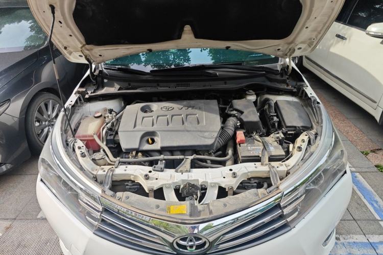 Used Toyota Corolla 2014 1.6L CVT GL Engine Bay