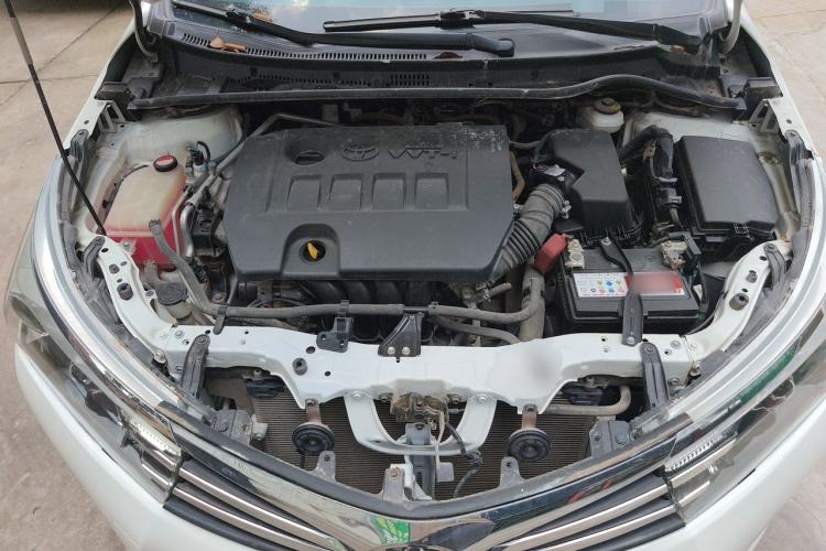 Used Toyota Corolla 2014 1.6L CVT GL-i Engine Bay