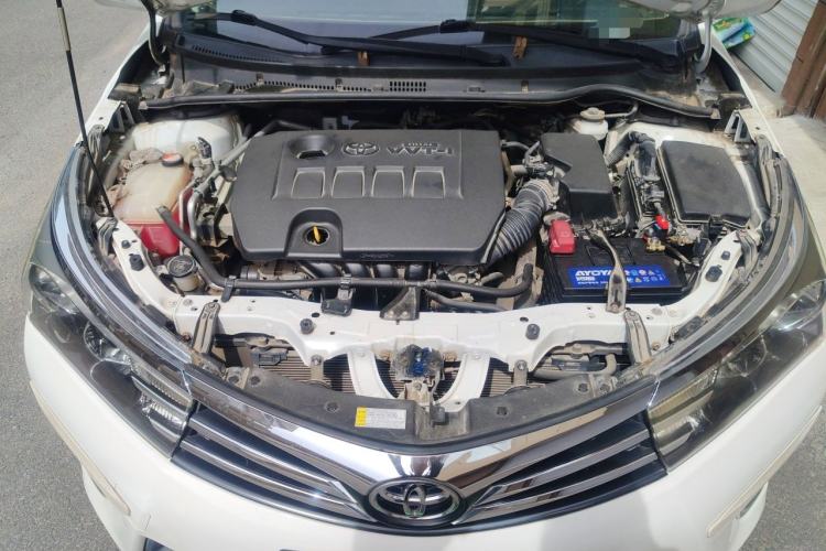 Used Toyota Corolla 2014 1.6L CVT GL Engine Bay