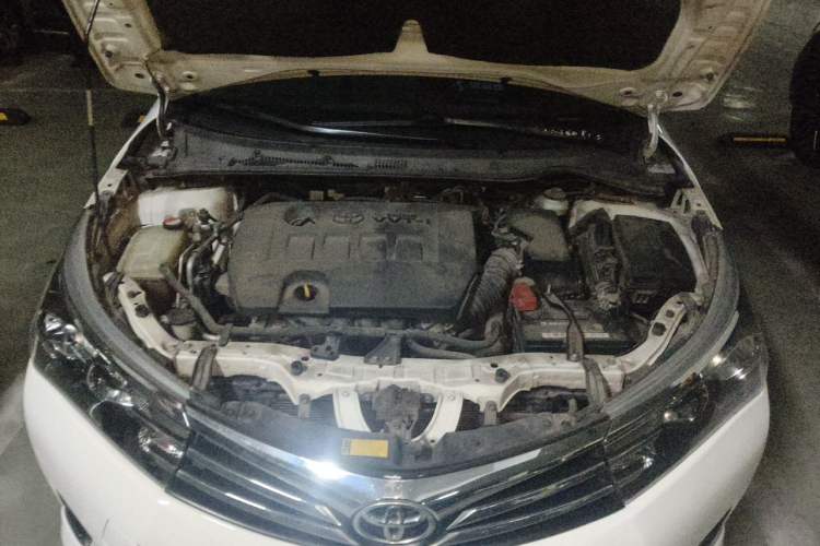 Used Toyota Corolla 2014 1.6L CVT GL Engine Bay