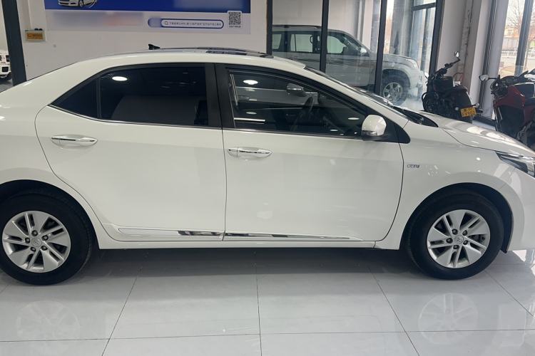Used Toyota Corolla 2014 1.6L CVT GL-i Exterior 2