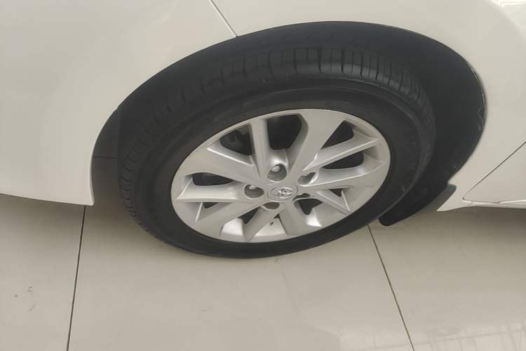 Used Toyota Corolla 2014 1.6L CVT GL-i Leather Edition Exterior 2