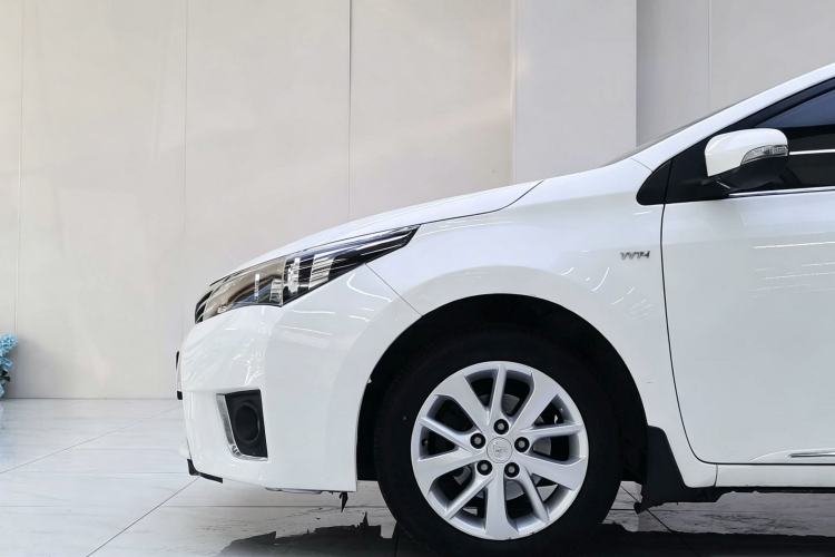 Used Toyota Corolla 2014 1.8L CVT GLX-i Exterior 5