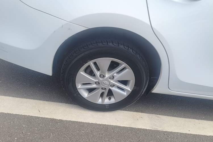 Used Toyota Corolla 2014 1.6L Manual GL Exterior 5