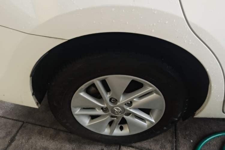 Used Toyota Corolla 2014 1.6L CVT GL-i Exterior 5