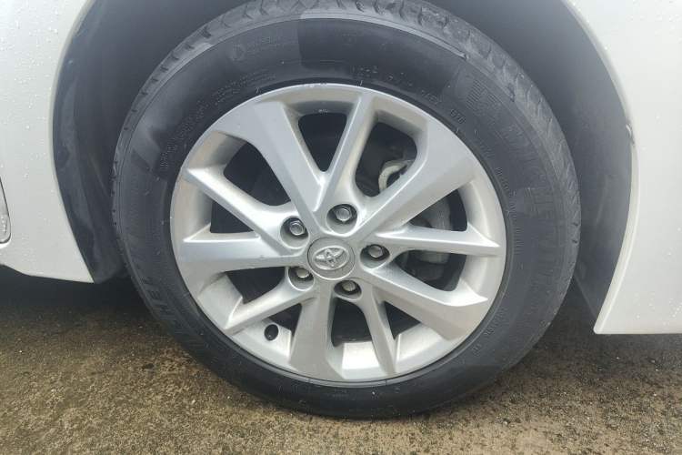 Used Toyota Corolla 2014 1.6L CVT GLX-i Exterior 7