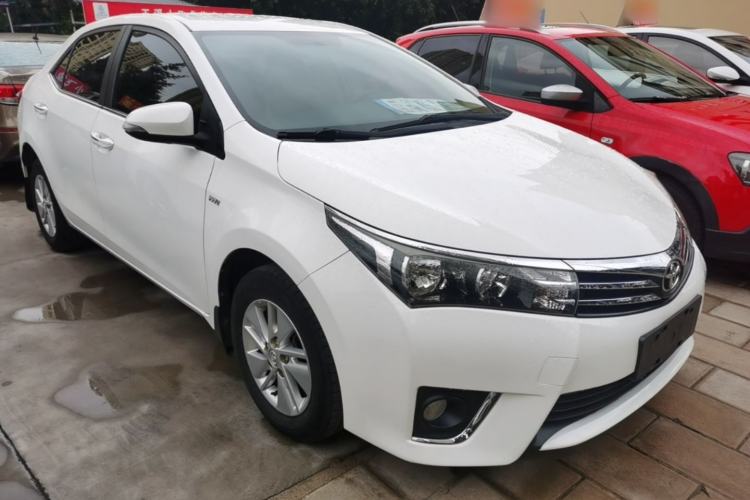 Used Toyota Corolla 2014 1.6L CVT GL Front Right 45 Deg