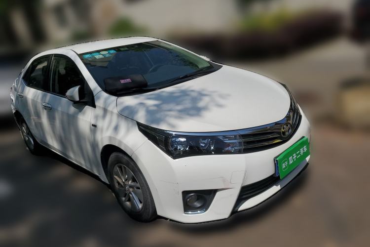 Used Toyota Corolla 2014 1.6L CVT GL Front Right 45 Deg
