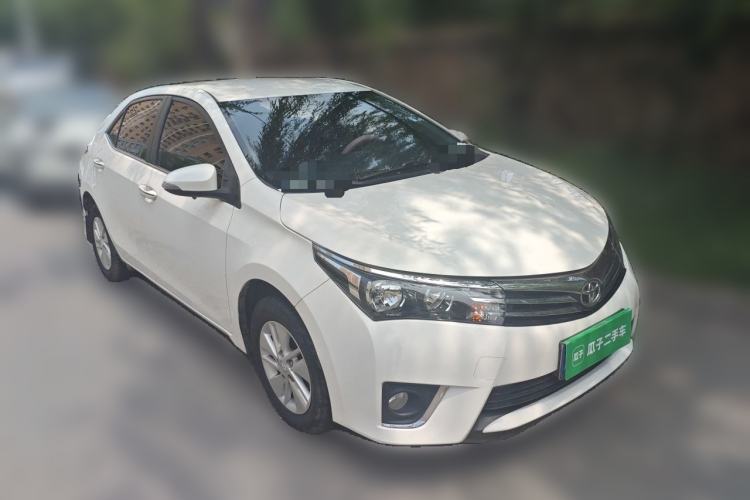 Used Toyota Corolla 2014 1.6L CVT GL Front Right 45 Deg
