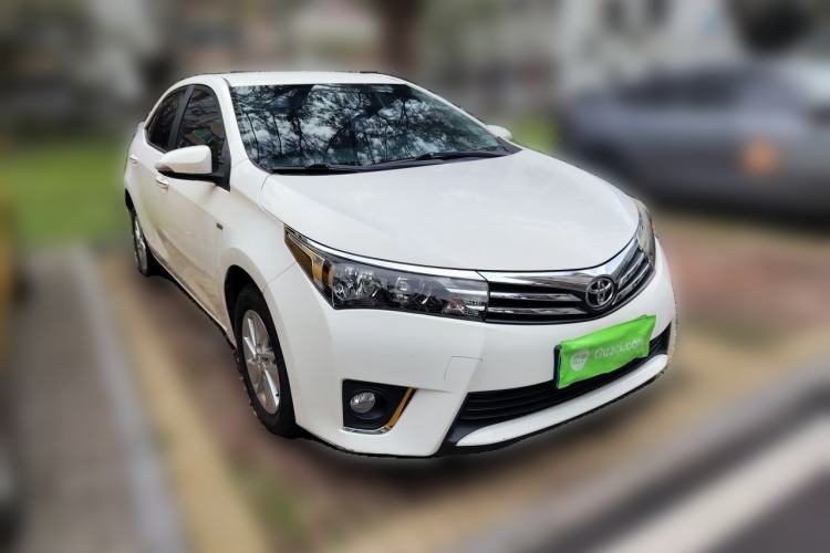 Used Toyota Corolla 2014 1.6L CVT GL Front Right 45 Deg