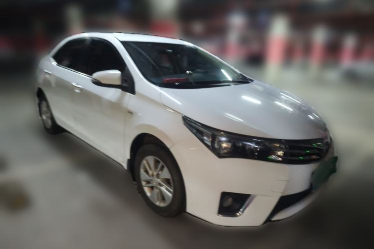 Used Toyota Corolla 2014 1.6L CVT GL Front Right 45 Deg