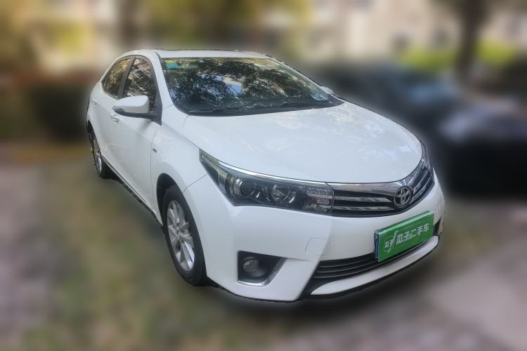 Used Toyota Corolla 2014 1.8L CVT GLX-i Front Right 45 Deg