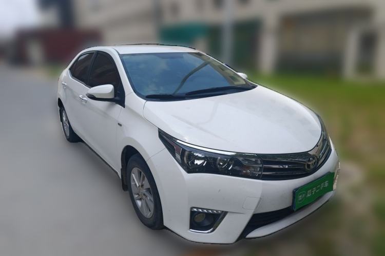 Used Toyota Corolla 2014 1.6L CVT GL Front Right 45 Deg