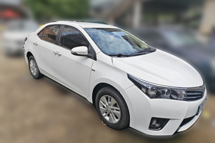 Used Toyota Corolla 2014 1.6L CVT GL Front Right 45 Deg