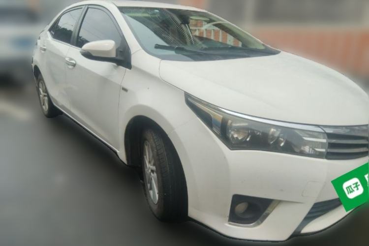 Used Toyota Corolla 2014 1.6L CVT GL Front Right 45 Deg