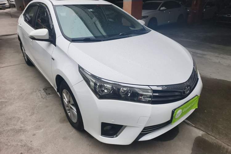 Used Toyota Corolla 2014 1.6L CVT GL-i Front Right 45 Deg