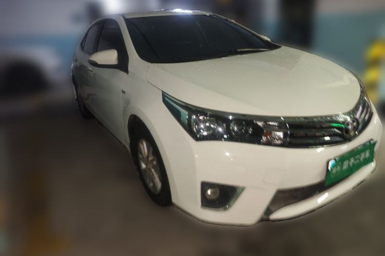 Used Toyota Corolla 2014 1.6L CVT GL Front Right 45 Deg