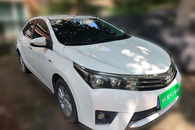Used Toyota Corolla 2014 1.6L CVT GL Front Right 45 Deg