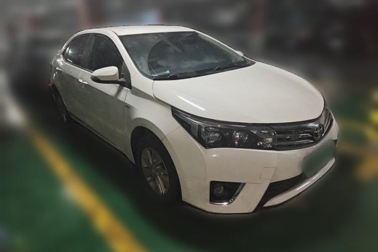 Used Toyota Corolla 2014 1.6L CVT GL Front Right 45 Deg