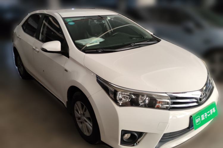Used Toyota Corolla 2014 1.6L CVT GL Front Right 45 Deg