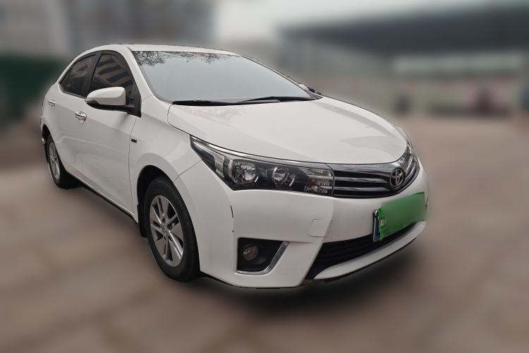 Used Toyota Corolla 2014 1.6L CVT GL Front Right 45 Deg