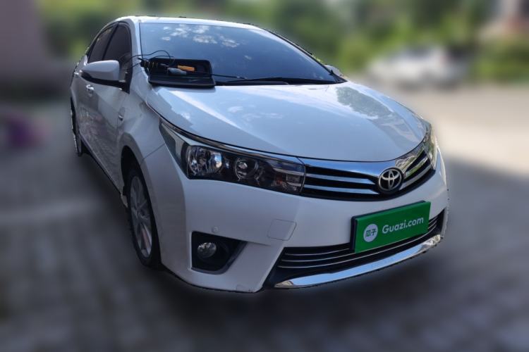 Used Toyota Corolla 2014 1.6L CVT GL-i Leather Edition Front Right 45 Deg