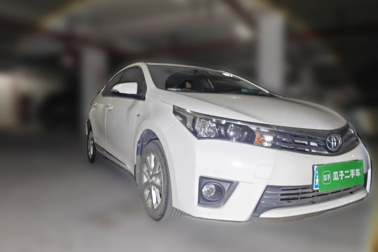 Used Toyota Corolla 2014 1.6L CVT GL-i Leather Edition Front Right 45 Deg