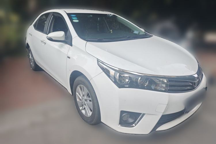 Used Toyota Corolla 2014 1.6L CVT GL Front Right 45 Deg