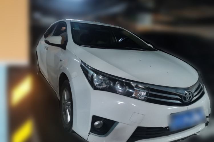 Used Toyota Corolla 2014 1.6L CVT GL Front Right 45 Deg