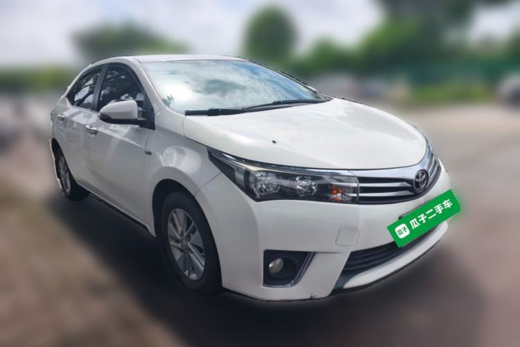 Used Toyota Corolla 2014 1.6L CVT GL Front Right 45 Deg