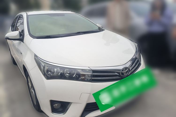 Used Toyota Corolla 2014 1.6L CVT GL Front Right 45 Deg
