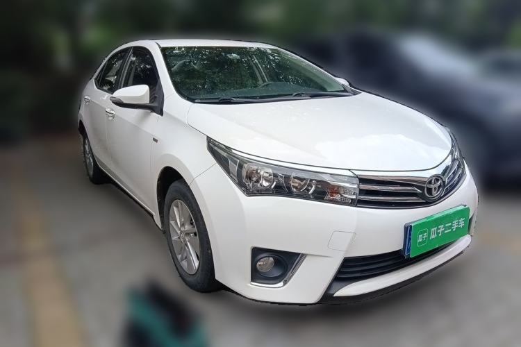 Used Toyota Corolla 2014 1.6L CVT GL Front Right 45 Deg